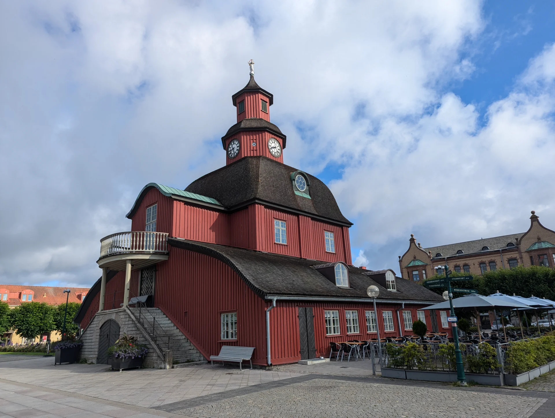 Klassisk fika på Rådhuskonditoriet vid Nya Stadens torg i Lidköping.